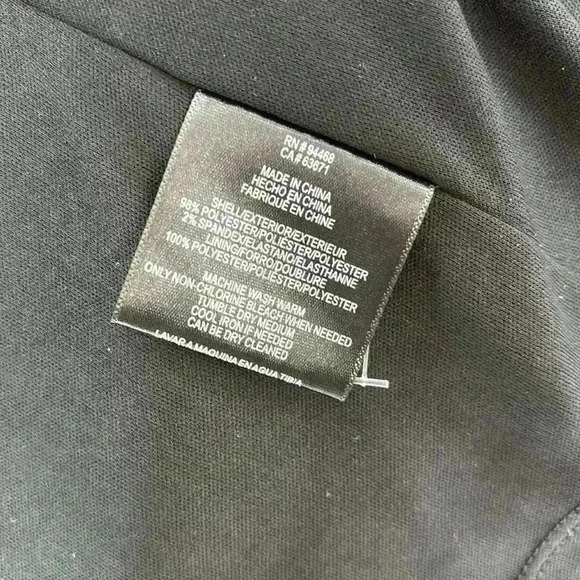 BCBG Paris Black and White
Floral Shift Dress - Picture 10 of 10